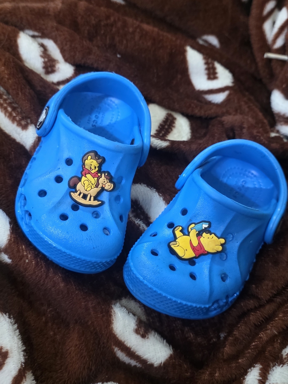 Baby Boy Crocs Size 4 Winnie-the-Pooh Charms